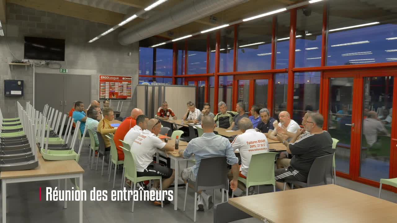 Vignette du film Les enfants du stade 1. je voudrais être footballeur professionnel