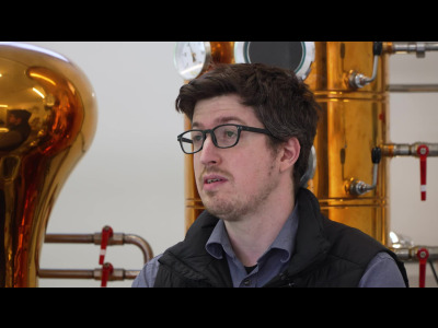 20 ans de légalisation de l'absinthe en Suisse - null - carac - TV Suisse en direct et en replay