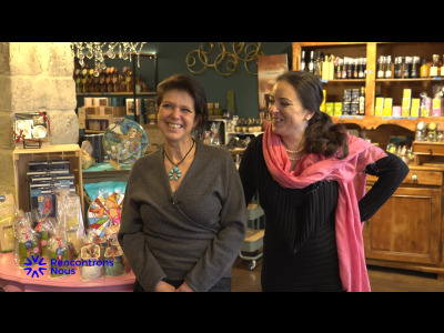 Virginie Dugast Martin & Astrid Arapakis Masson, La petite adresse - null - carac - TV Suisse en direct et en replay